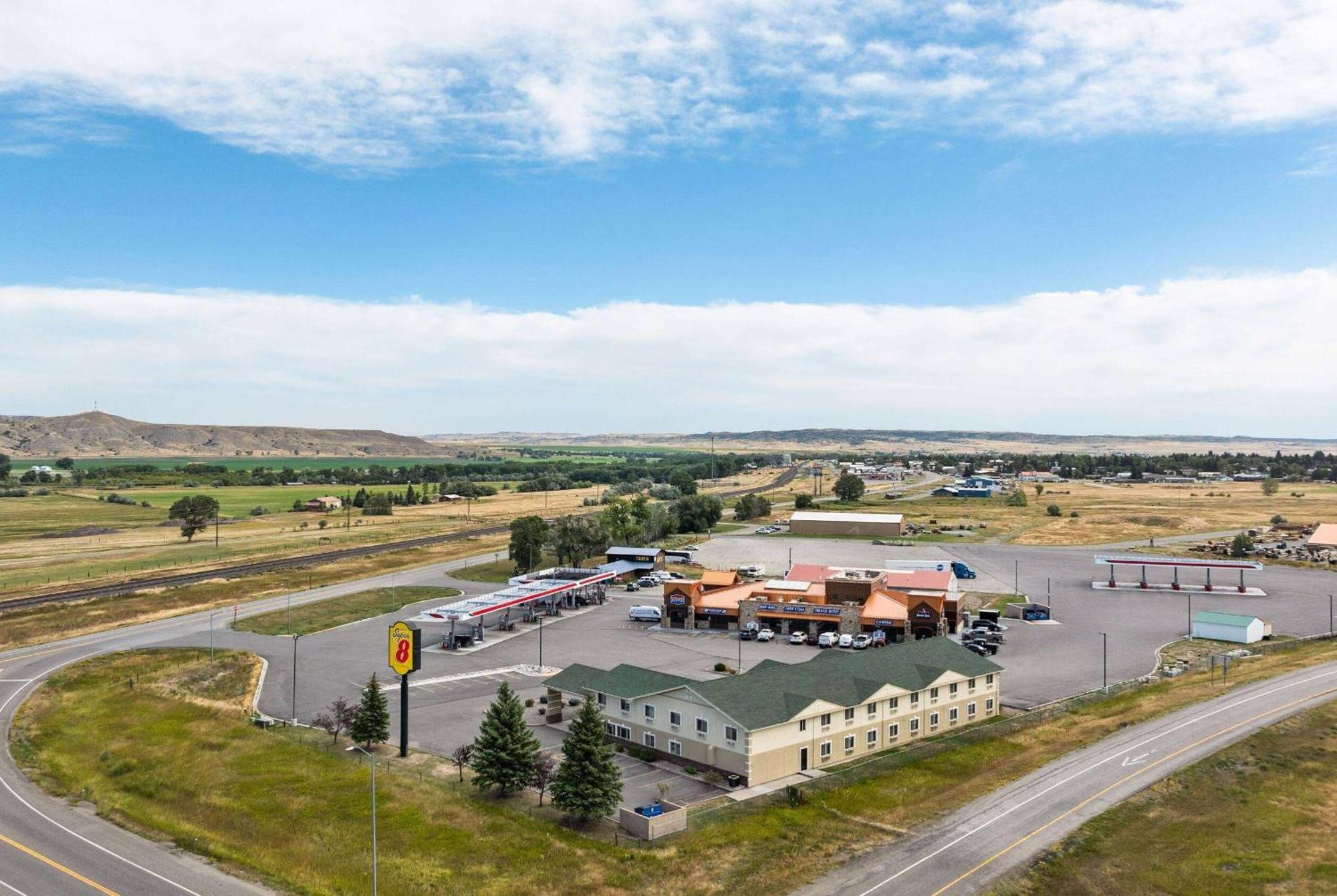 Super 8 By Wyndham Big Timber Motel Exterior foto